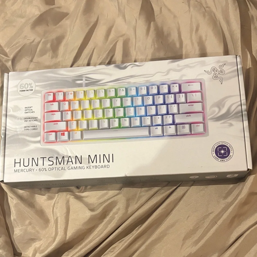 Razer Huntsman Mini Mercury with Rainbow Keysboarf